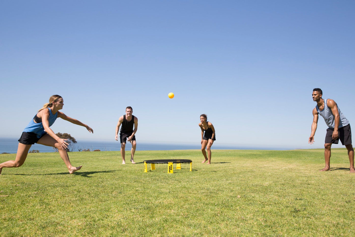 Spikeball Set mit 3 Bällen